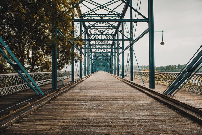 Pedestrian walking bridge to North Chattanooga